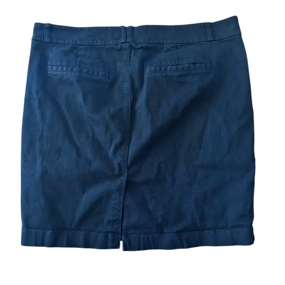 Old Navy Dark Wash Denim Skirt Pockets Casual Everyday Classic Staple - Picture 2 of 6